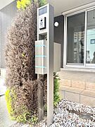シンプルデザインのポスト。