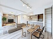 明るい陽光が入り込む心地のよいリビングです　※家具はCGです