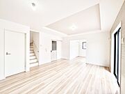 隣接の洋室を開放すればさらに広々空間に