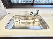 いつでも清潔なおいしいお水を。一つの水栓で水道水と浄水を使い分け。
