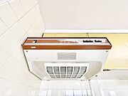 落ち着いた印象の、清潔で扱いやすいレンジフード