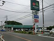 スーパー 700m マルエツ安行慈林店