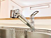 いつでも清潔なおいしいお水を。一つの水栓で水道水と浄水を使い分け。