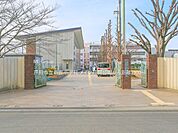 中学校 1900m 戸田市立新曽中学校