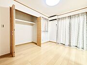 収納が充実しているので、居住スペースを広く使えます。 