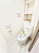 トイレは温水洗浄機能付き