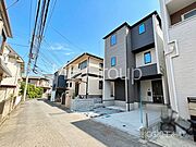 前面道路はきちんと整備されています  