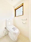 トイレは温水洗浄機能付き