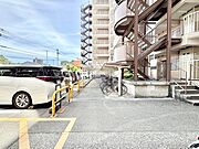 駐輪場は屋根付き