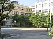 中学校 2030m 足立区立第十二中学校