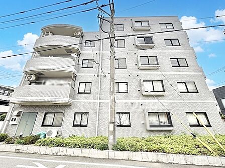 溢れる陽光でご家族の笑顔も輝く