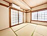 室内：柔らかい畳の空間は、お子様の遊び場や来客時のおもてなしの場所として重宝します。 