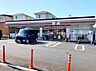 周辺：コンビニ 700m セブン-イレブン 松戸小金原8丁目店