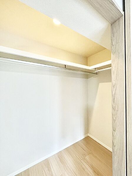 ウォークインクローゼットのある住まいでスッキリ快適な生活を