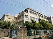 門真市立上野口小学校（564m）
