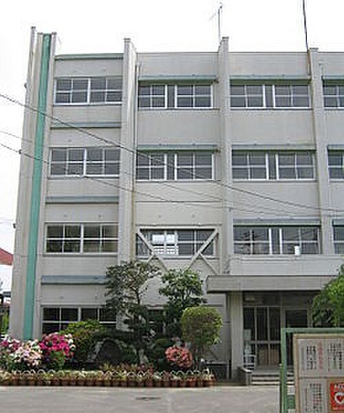 画像18:寝屋川市立田井小学校（724m）
