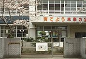 寝屋川市立第一中学校（458m）