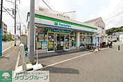 ファミリーマート 日吉本町駅前店 徒歩2分。 120m