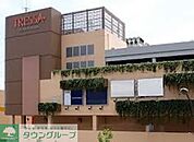 ユニクロトレッサ横浜店 徒歩4分。ショッピングセンター 300m