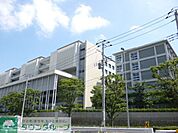 私立慶應義塾大学日吉キャンパス 徒歩26分。 2010m