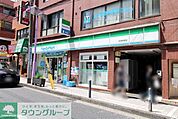 ファミリーマート 日吉駅前店  220m