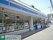ローソン 徒歩1分。コンビニ 70m