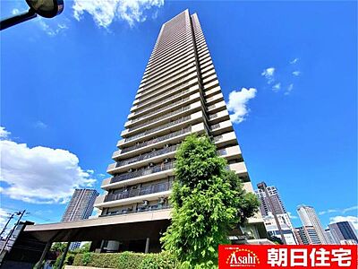 外観:~外観写真~ 高層階ならではの引き回しバルコニーからはリバービューを一望! 外観:~外観写真~ 高層階ならではの引き回しバルコニーからはリバービューを一望!