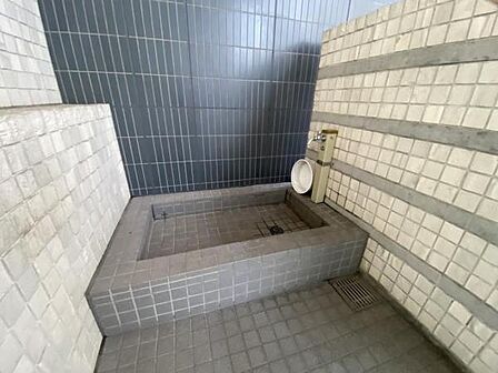 -ペット足洗い場- 散歩後のペット足洗い場です。