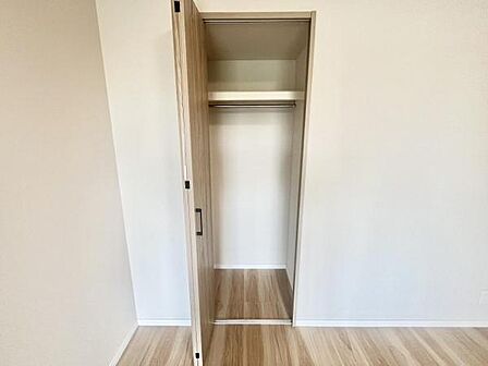 ご家族の成長と共に、いつの間にか増えてしまうお荷物もしっかりとしまっておける十分な収納スペース