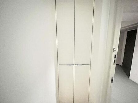 玄関収納は収納力の高いトールタイプのシューズボックスです。 