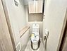 トイレ：トイレには快適な温水洗浄便座付き 