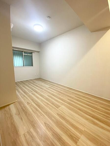成長に合わせて使い方を変えられる、広々とした子ども部屋。  【即日案内可】お問い合わせは朝日住宅まで