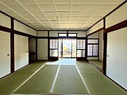 畳の香りが心を和ませる、くつろぎの空間。 客間やお子さまのお昼寝スペースにもぴったり。  【即日案内可】お問い合わせは朝日住宅まで