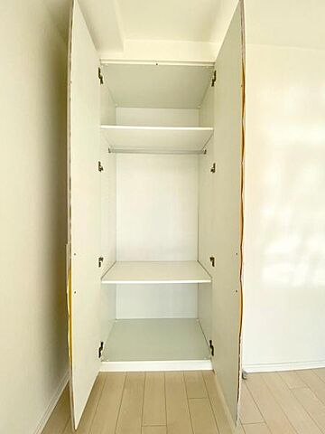 収納 ブリリアタワー神戸元町 8階/-