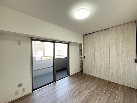 シンプルな間取りで使い勝手◎。 寝室や子ども部屋、趣味の空間など自由な使い方が楽しめます。  【即日案内可】お問い合わせは朝日住宅まで