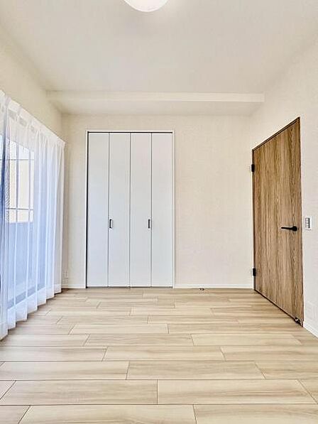 シンプルな間取りで使い勝手◎。 寝室や子ども部屋、趣味の空間など自由な使い方が楽しめます。 【即日案内可】お問い合わせは朝日住宅まで