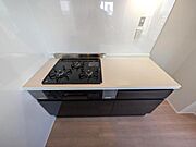 三ツ口コンロとグリルでお料理がはかどります