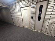 1階南西向きの角部屋、2面バルコニーの開放的なお住まいです