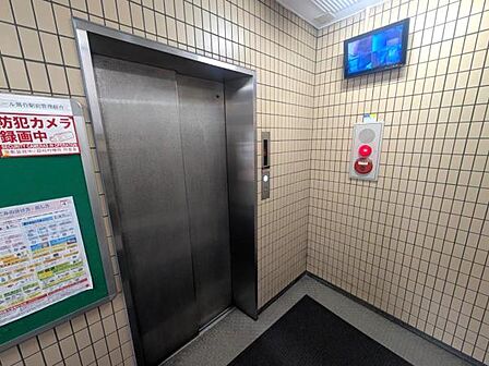 エレベーターは1基設置