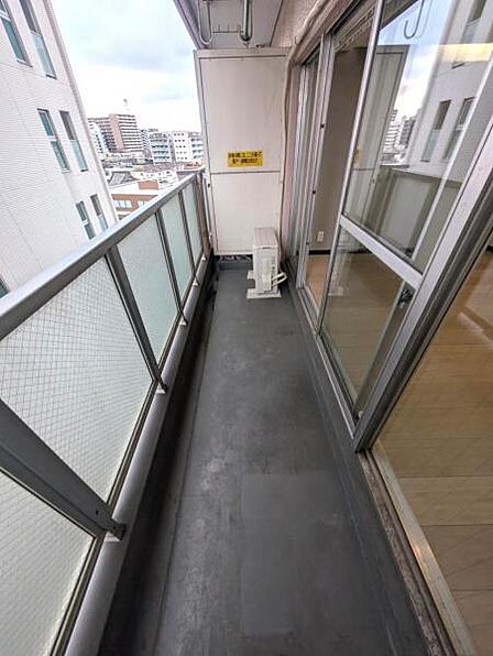 バルコニーは南西向きです