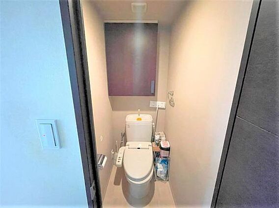 トイレ上部は日...