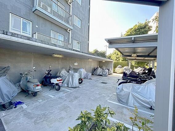 【バイク置場：...