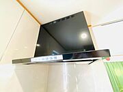【レンジフード】 2023年4月に新規交換済みです♪ 常時換気などの機能が付いたハイグレード仕様な設備を選びました♪