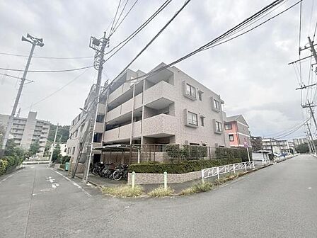 閑静な住宅街に立地、周辺には商業施設も多く住環境も良好です♪