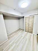 ベットやデスクも配置しやすく、主寝室としても快適にお使いいただけます！