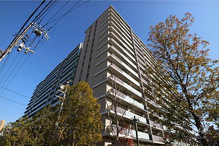 クラッシィハウス尼崎GRANDPLACEの外観（南西側から）