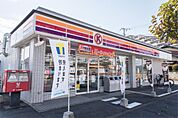 ファミリーマート（163m）