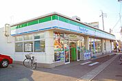 ファミリーマート千種香流橋店 114m