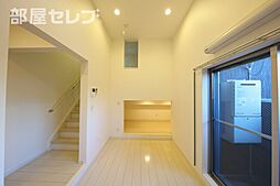 アドラブール新守山 2階1Kのリビング/ダイニング