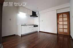 ロイヤル西崎 1階3LDKのリビング/ダイニング